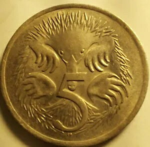 ẼRC: I[XgA 1977 N 5 Zgd݁A\ʂɂ̓NC[ GUxX 2 `Ă܂B