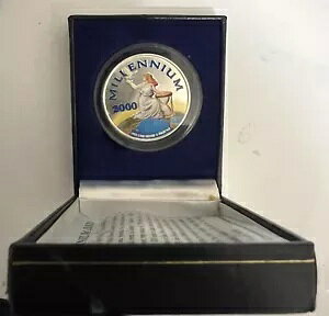 �t���J���[�̃~���j�A�� 2000 �V���o�[ ���o�e�B �R�C���B