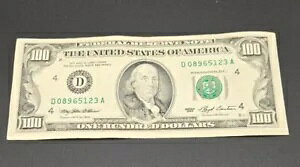 1993 N 100 hhȃVAԍꂽ͂