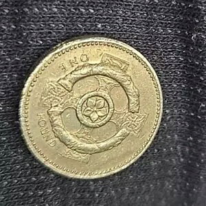 2001 �����G���U�x�X 2 ���uDECUS ET TUTAMEN�v�C�M���X 1 �|���h�d�� ��������