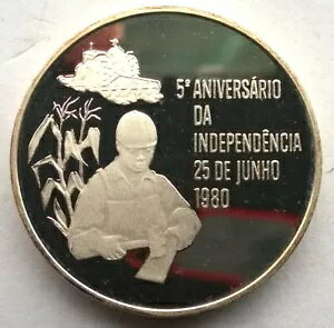 モザンビーク 1980 独立 500 メティカイ銀貨、プルーフ