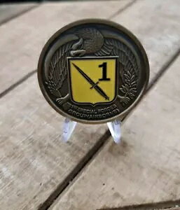 本物の番号付き ARMY AIRBORNE 第 1 特殊部隊グループ チャレンジ コイン