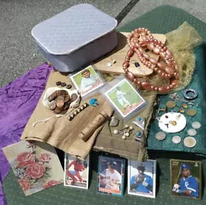 ƕ̕󕨂lߍ킹WG[ {bNXɂ́AVo[Ȃǂ܂܂Ă܂B