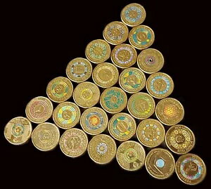 28 ��ނ̃I�[�X�g�����A $2 �h�� �J���[ �R�C�� - 28c