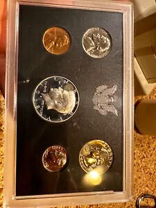  1968 N̕čǂ̃RC ZbgŁAfBXvC P[X 5 ̃RCĂ܂B Th