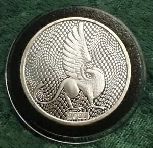 1�I���X 0.999 �t�@�C�� �V���o�[ �X�^�b�N�̃o�E���[�Y �O���t�B�� ���E���h�A1 �g���C�I���X 0.999 �t�@�C�� �V���o�[