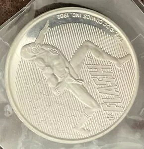 tbV 1982 ZueB DC 999 Vo[ RC Eh ɃA