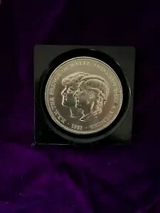 1981 EF[Ycqaƃ_CAi܋LORN^[ RCB uAVGCv