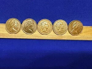 非常に珍しい 2 ペンス新ペンス クイーン エリザベス 2 世英国コイン 5 枚のロット。