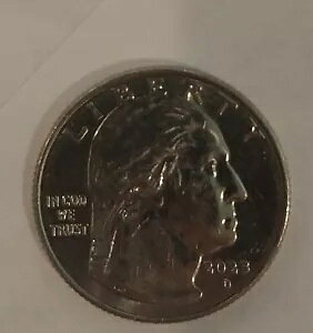 �܂�ȃG���[ - 2023 D - Jovita Idar �����n��ɁuIn Cod We Trust�v�Ə�����Ă��܂�