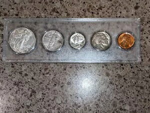 5  AU/BU RC oeB RCیP[XɃZbgĂ܂B