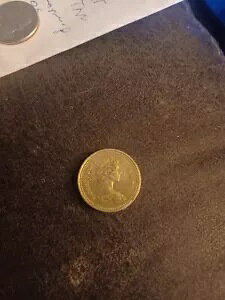 1983 �N�C�[���G���U�x�X 2 �� 1 �|���h�d��