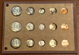 1951 米国造幣局セット、ウェイト レイモンド ボード - 15 コイン、調色