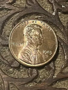 1983 D �����J�[�� �y�j�[�ADDR ���Ɋ󏭂ł��B�f���炵���F�ƃg�[���B�N���X�}�X�u���[�A�E�g