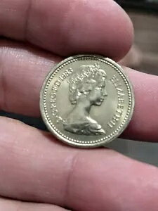 1983 �����G���U�x�X 2 �� 1 �|���h�d�݁A�[�ɋt���̕����������Ă��܂��B