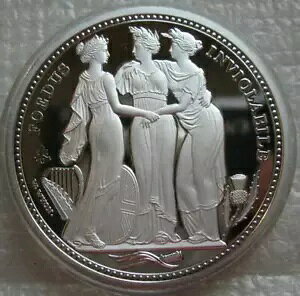 �p�� Three Graces �Z���g�w���i 2 �|���h 2021 2OZ �V���o�[ �v���[�t �R�C�� �{�b�N�X�� COA