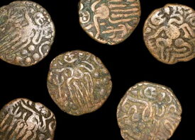 チョーラ帝国、ラジャラジャ・チョーラ (西暦 985 〜 1014 年) の中世インド コイン 8 枚セット