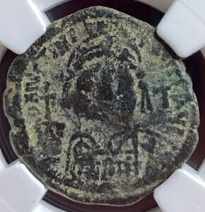 NGC �F��Ñ�r�U���`���R�C�� 527-565 AD ���X�e�B�j�A�k�X 1 ���n�[�t�t�H���X �{��