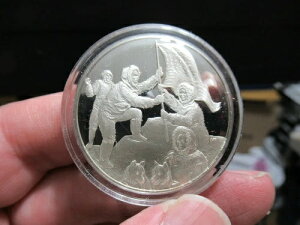 1909N sA[kɂɃAJ𗧂Ă ⃁_Ȃȏu