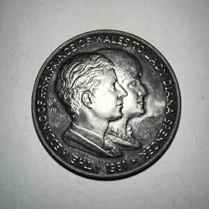 `[Ycqƃ_CAi܂̕ŏꂽ1981NCEFfBÕVo[v[t_I