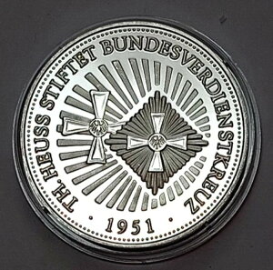 �e�I�h�[���E�z�C�X���A�M���J�\����1951�N�V���o�[999�v���[�t?40mm 20.2g����