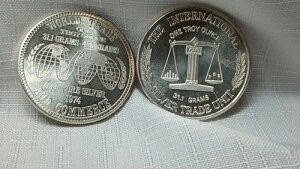 1974�N ���E�f�Ղ���я��� 1�g���C�I���X 0.9998 �⍑�ۖf�ՒP��