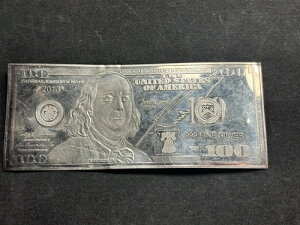 100ドル紙幣の形をした999銀貨1オンス