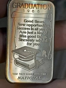 1988NiVi~gƋLOVo[A[go[