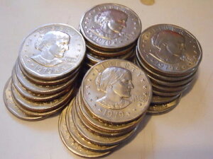 _ȃX[U B A\j[ Vo[ _[ 25 Zbg 1979-1999 SBA 1 h RC̉Bꏊ!