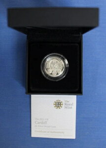 2011�N �V���o�[�v���[�t1�|���h�d�݁u�s�s - �J�[�f�B�t�v�P�[�X����ACOA�t��