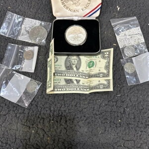 2004年 シルバー アメリカンイーグル 1オンス 純銀 ロット 2ドル紙幣とバッファローニッケル付き