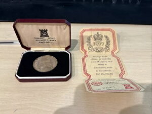 1977N 50NLO } ␻ (22636)