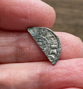 �W�������i1199-1216�j��݁u�J�b�g�v�n�[�t�y�j�[�B�C�v�X�E�B�b�`�܂��̓��`�F�X�^�[�����ǁB��