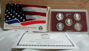 2010NAJEUEr[eBt݃v[tZbgBčǂ̃IWipbP[WB