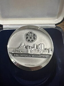 �J�i�_ �����g���I�[���I�����s�b�N �R���N�^�[ �X�^�[�����O�V���o�[ ���_�� 1976 �P�[�X�t�� 68 �O����