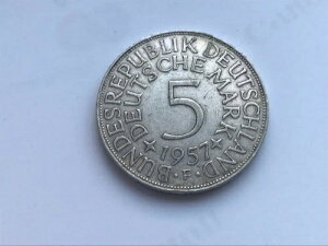 1957N F hCc VgDbgKg 5 hCc}N RC Vo[ 625) 1.2g 29 mm KM# 112