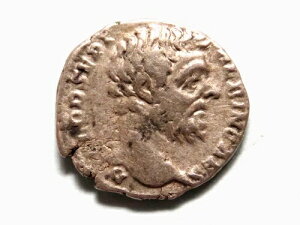 �N���f�B�E�X�E�A���r�i�X - �J�G�T���Ƃ��āA���� 193 �` 95 �N - �f�i���E�X��݁B�~�l�����@�q�t�B aVF/F+