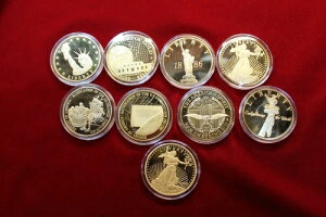 9-�t�@���^�W�[�S�[���h�R�C���A�G�A�^�C�g40mm�T�C�Y�A�{���̋��ł͂Ȃ��A�v���[�t�̂悤�Ȏd�グ