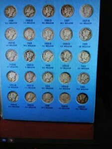 1916-1945 }[L[_CZbg-50 tH_[̈قȂRCׂ