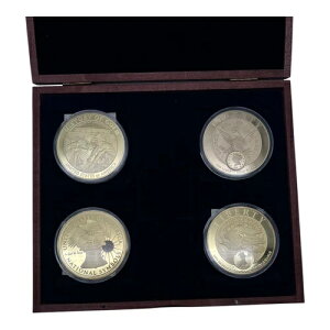 AJ AJ̗̋j ̃V{ jIȃC[OXRCZbg