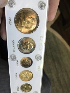 1964N~gZbgAf炵FA1̃~g炷ׂẴRC\cׂĂ̐F͂