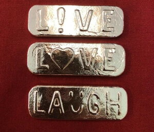 3�I���X�o�[ x 3 - �C�F�[�K�[�Y �|�A�[�h�V���o�[ - 999+ Fine - �uLIVE LOVE LAUGH�v - 9�I���X�Z�b�g