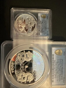 2024年ロングビーチ万博の5オンスと1オンスのシルバーパンダを集めるために両方入手するのは珍しい