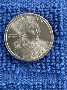 2000 P サカガウィア 1ドル硬貨 米国リバティ ゴールドカラー 流通