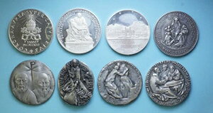 �|�[��6���c�A�[��16�̔N�ԃV���o�[���_���R���N�V�����Ŋ������܂��B