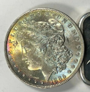1885-O トーン モルガン ダラー。魅力的なマルチカラーのフルスペクトル表面トーン。