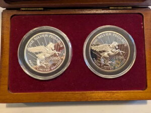 1984/1985 yKTXS[h ^i 1gCIX .999  Ehv[t