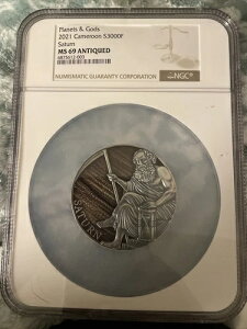 2021�N 3000�t���� �J�����[�� �f���Ɛ_�X �y�� �A���e�B�[�N 3�I���X ��� MS69