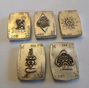 Mutiny Metals Ń|[J[Zbg A[eBXgTC 2IX Vo[A[gJ[ho[