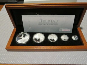 2009N oRELVR v^ Vo[ v[tZbg 1IX-1/20IX 1,000  t